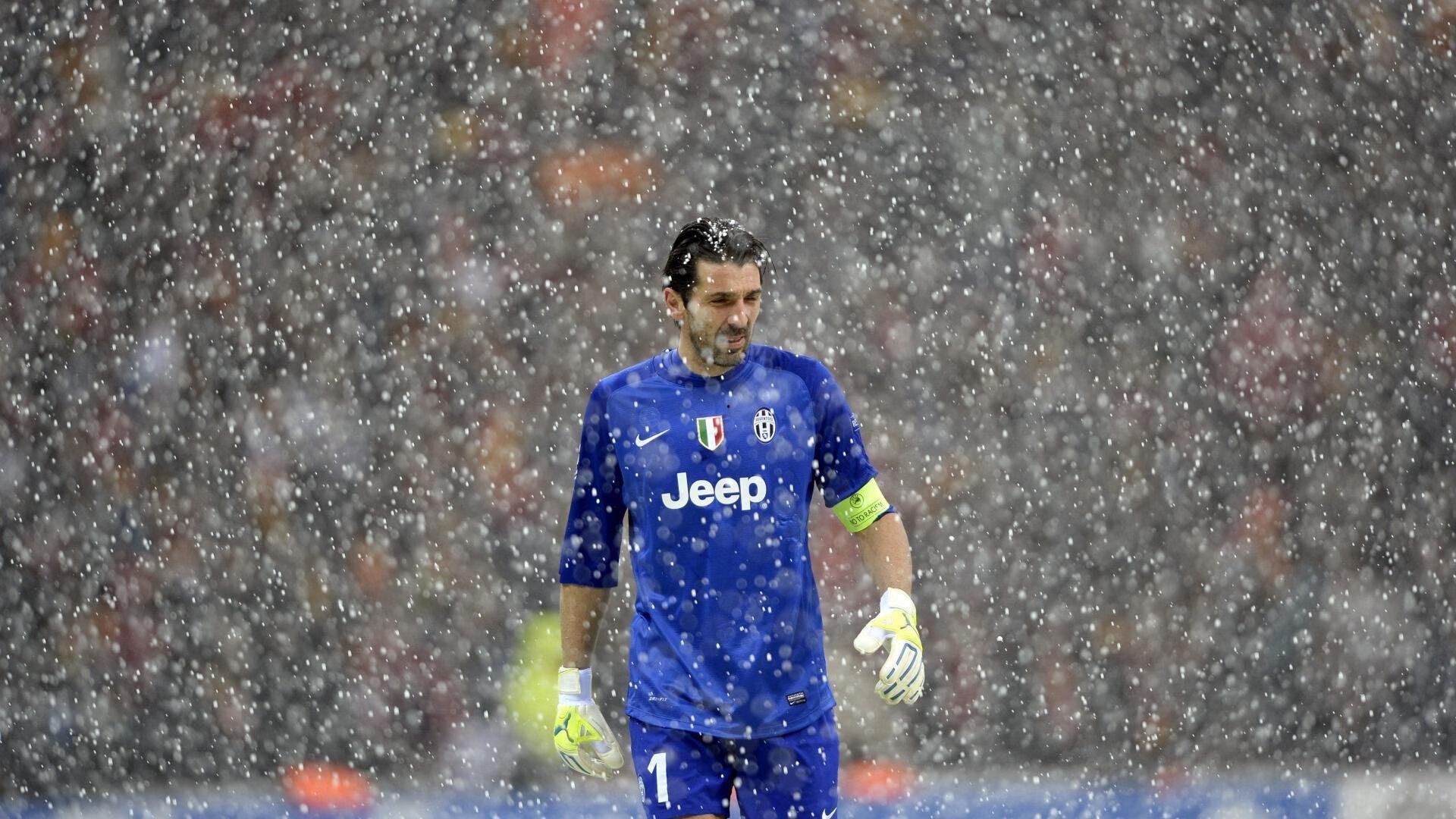 莱万西甲生涯最爱对手诞生,6场9球!瓦伦西亚成波兰神锋最佳背景板